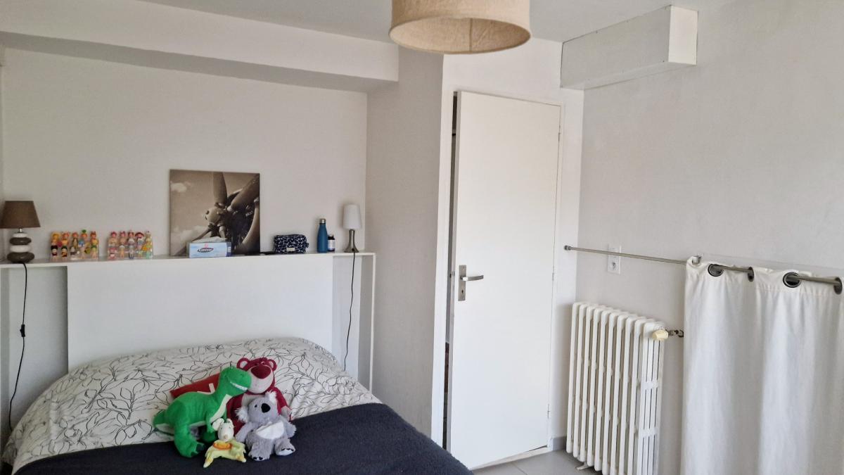 Maison 8 ch jardin proche commerces et écoles