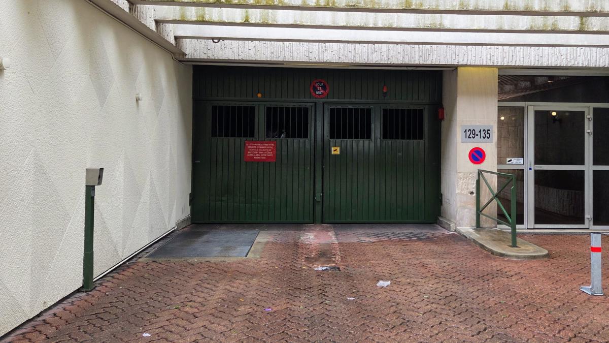 Alésia double garage couvert à vendre, libre