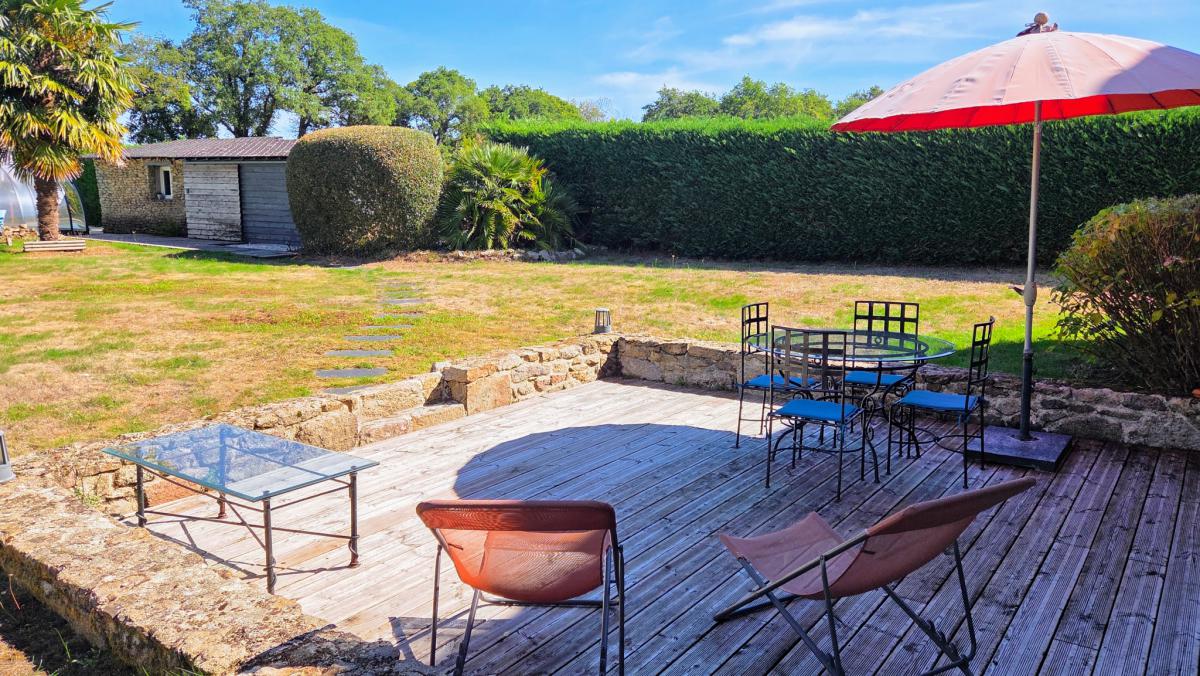 Maison ancienne rénovée jardin piscine