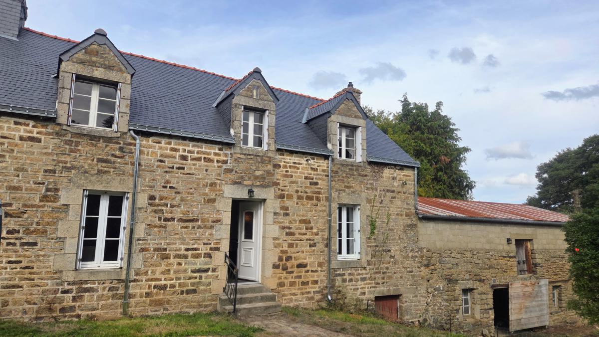 Maison ancienne 3 ch dépendance jardin