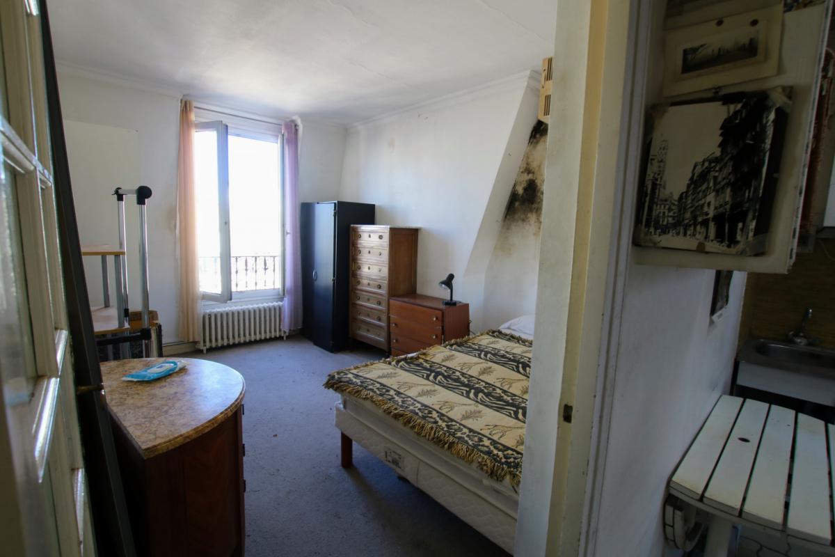 La Butte-aux-Cailles appartement-terrasse T1 bis à rénover
