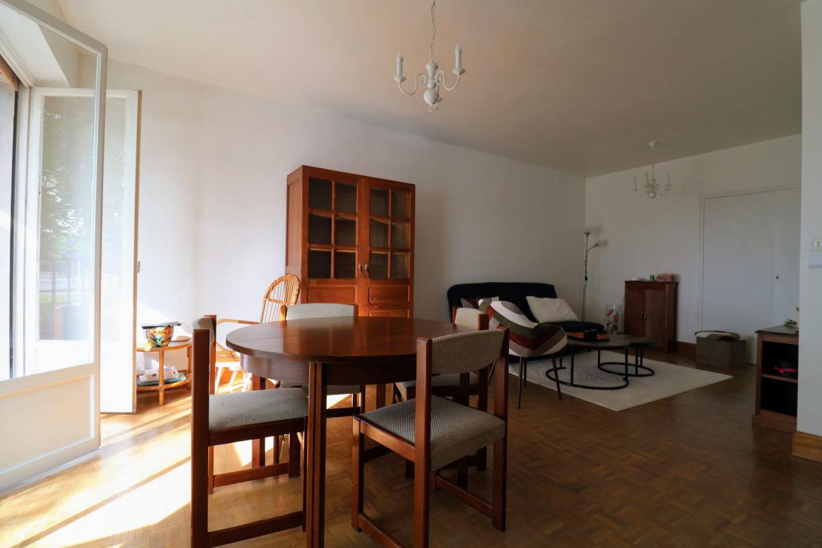 Appartement traversant balcon-terrasse loggia + cave