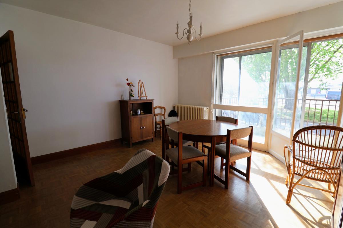 Appartement traversant balcon-terrasse loggia + cave