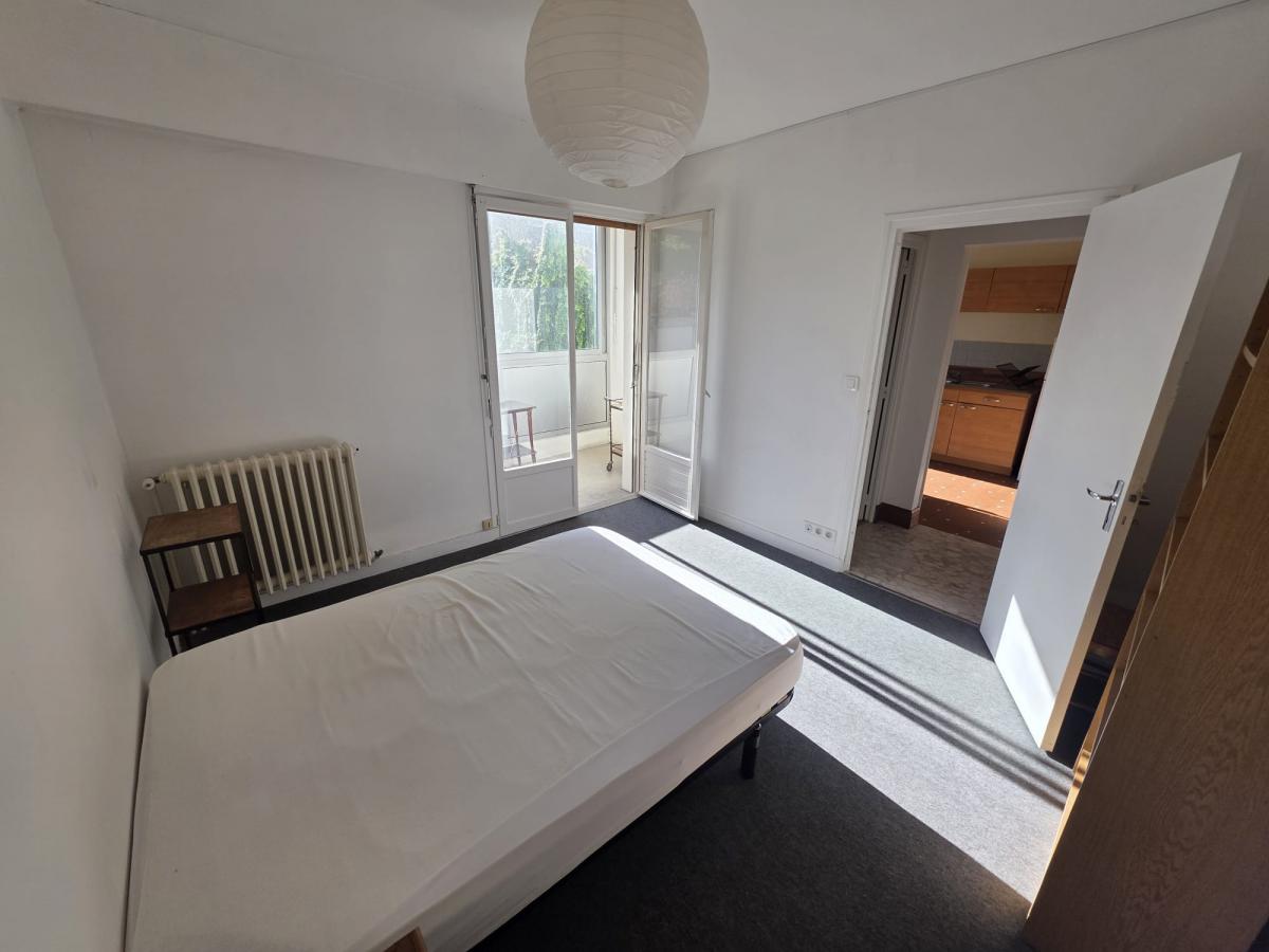 Appartement traversant balcon-terrasse loggia + cave
